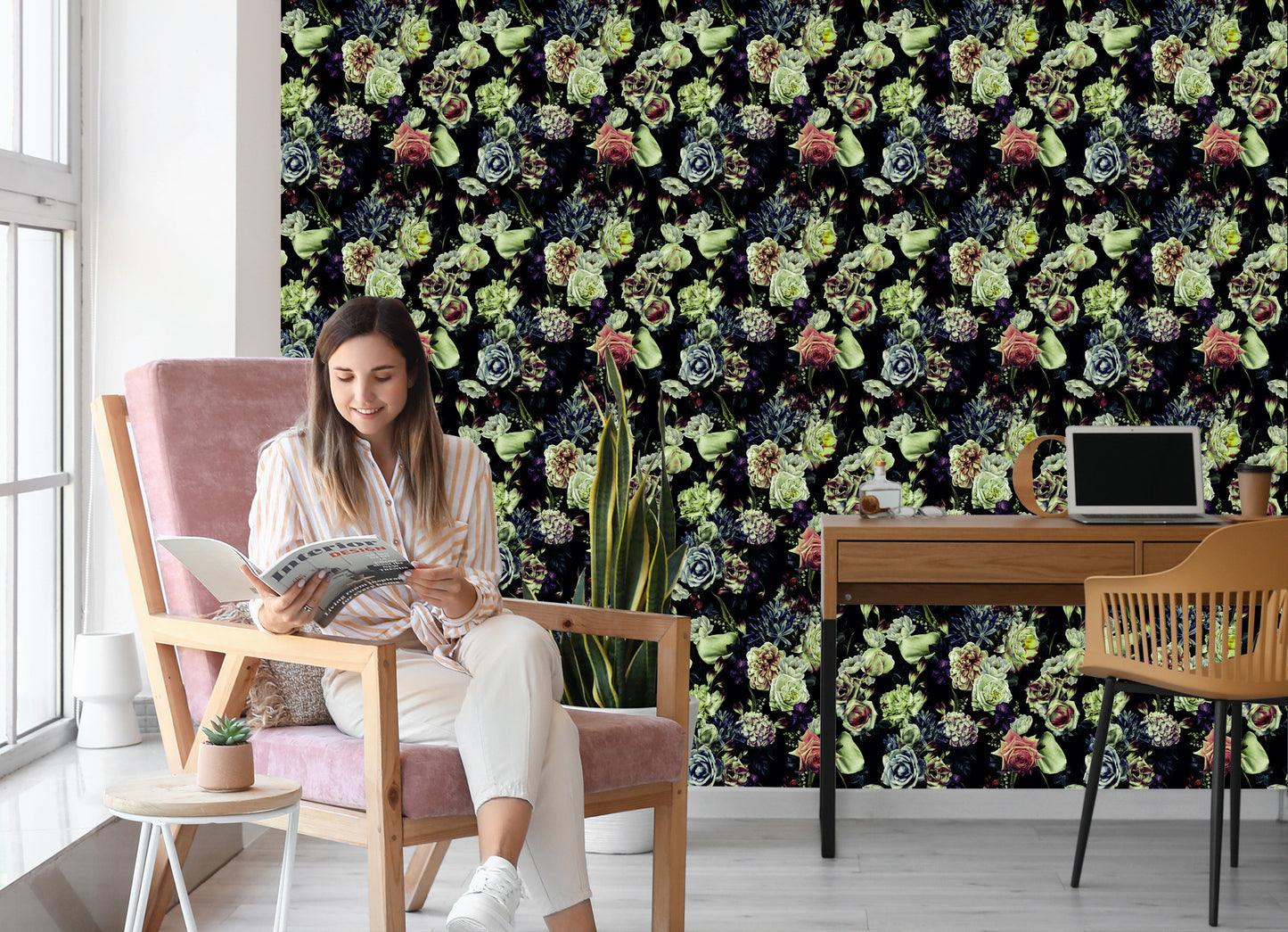Wallpaper Roses In Dark Colors