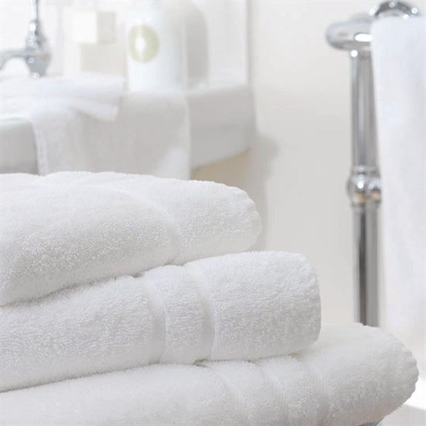 Mitre Comfort Nova Guest Towel White gt793