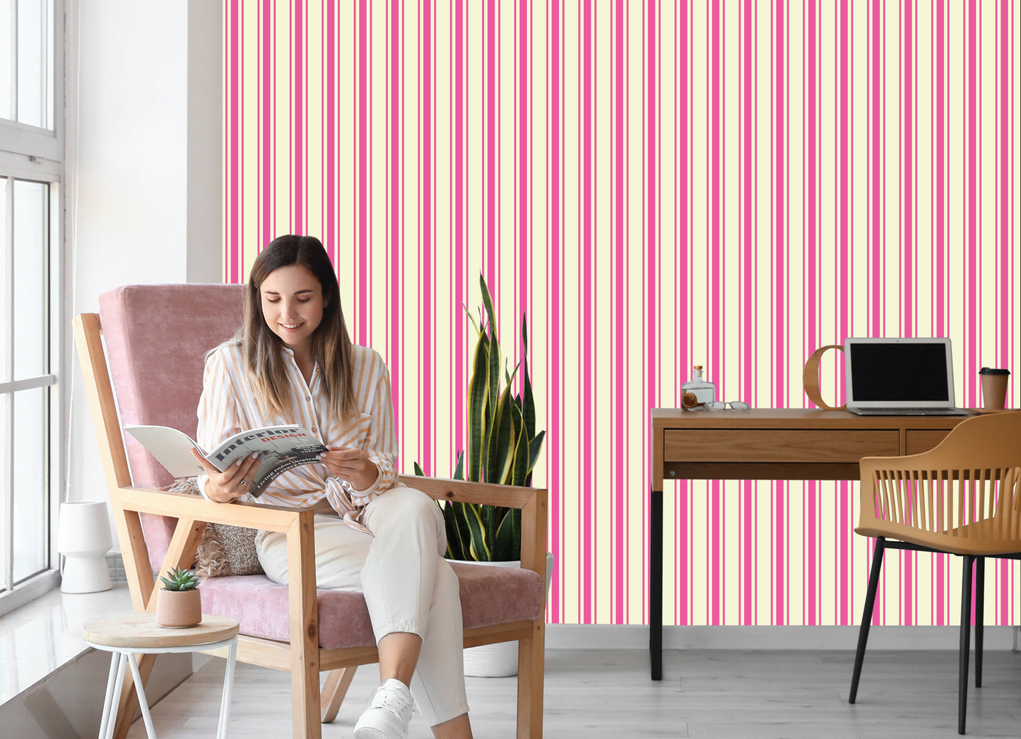 Wallpaper Classic Vertical Stripes