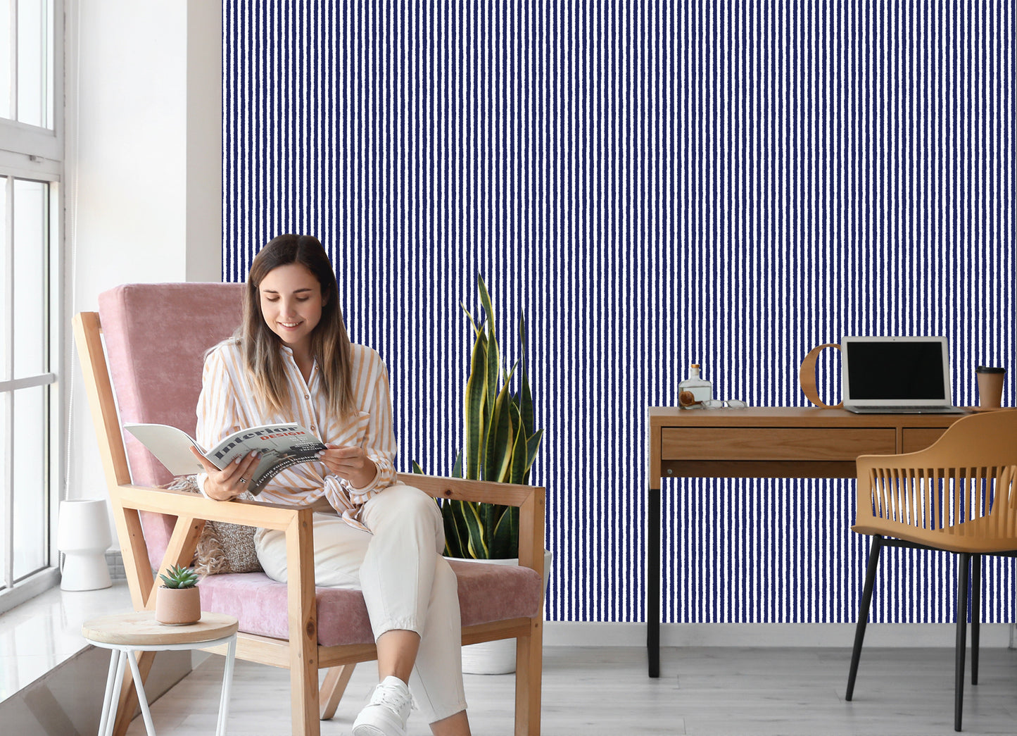 Wallpaper Elegant With Vertical Stripes For The Office Living Room