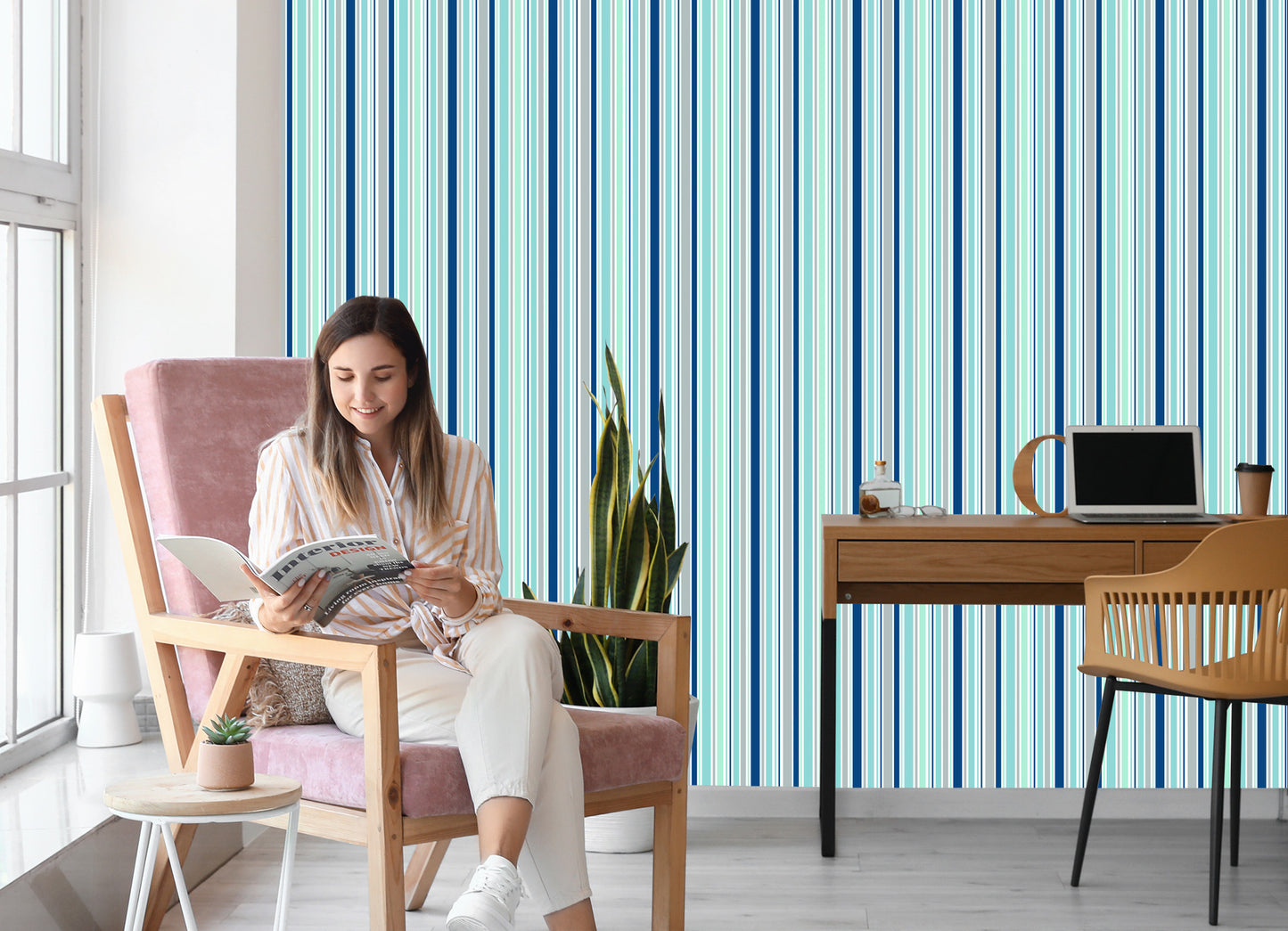 Wallpaper Colorful Vertical Stripes