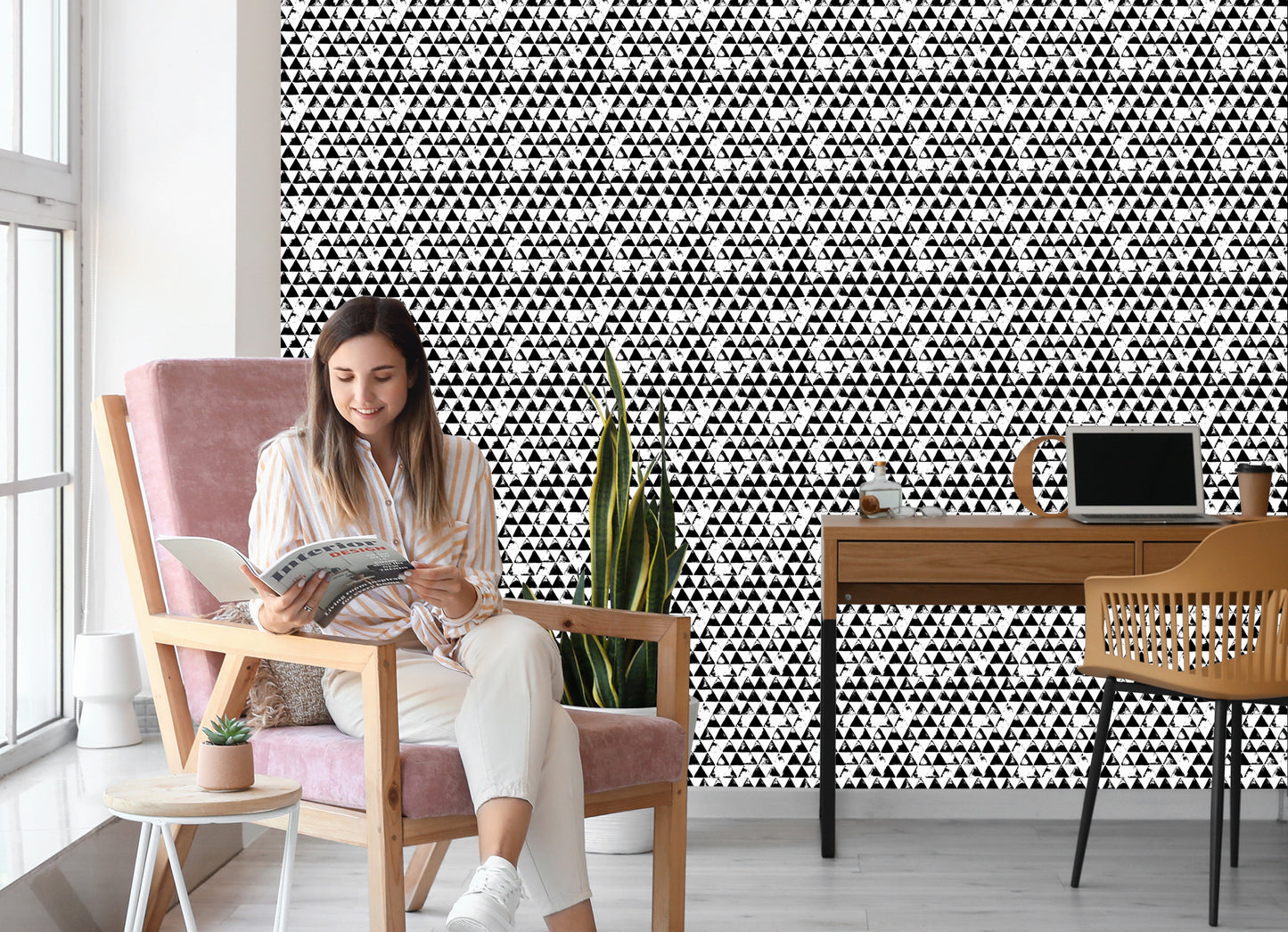 Wallpaper Black And White Triangles