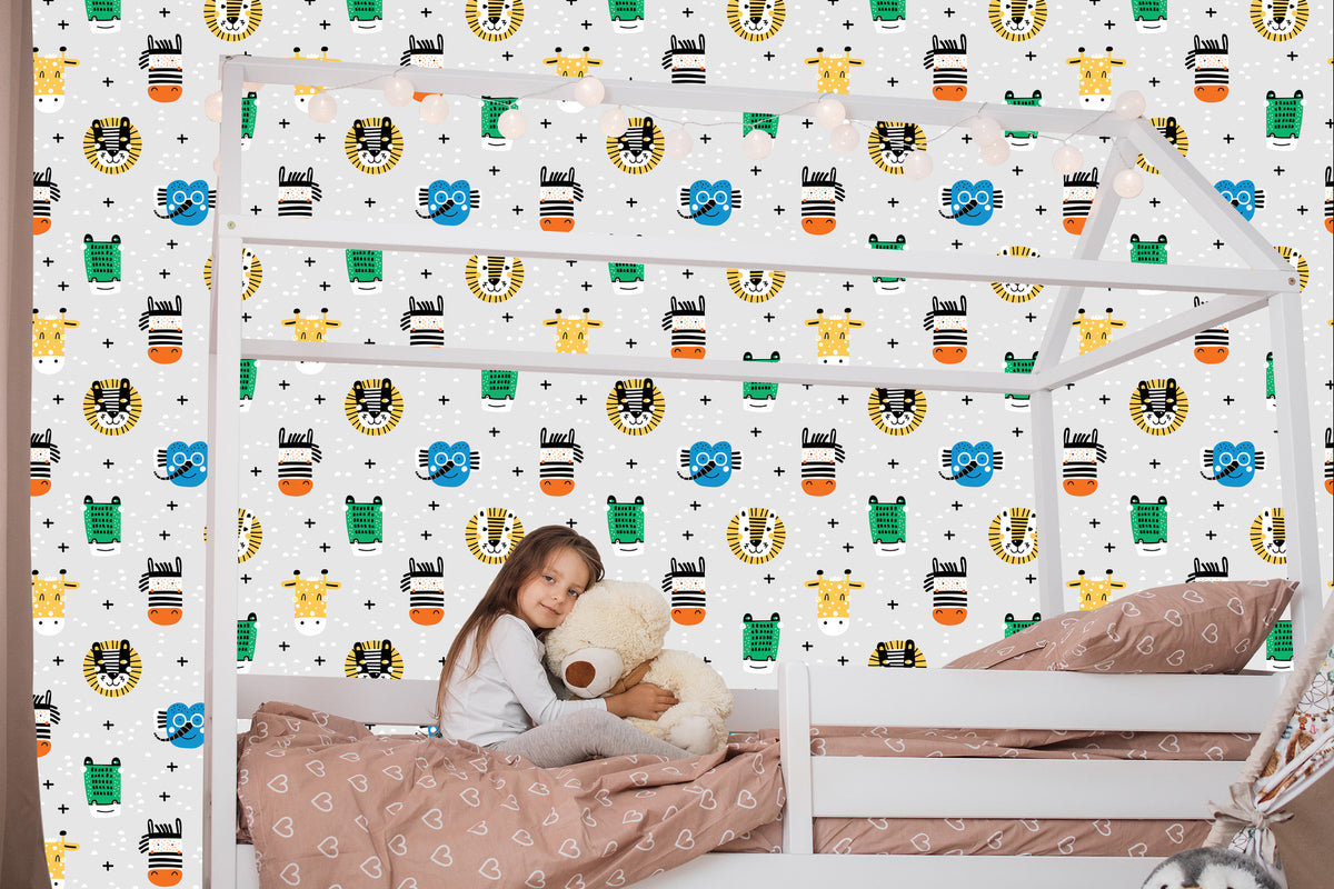 Wallpaper Boy's Room In Colorful Animals