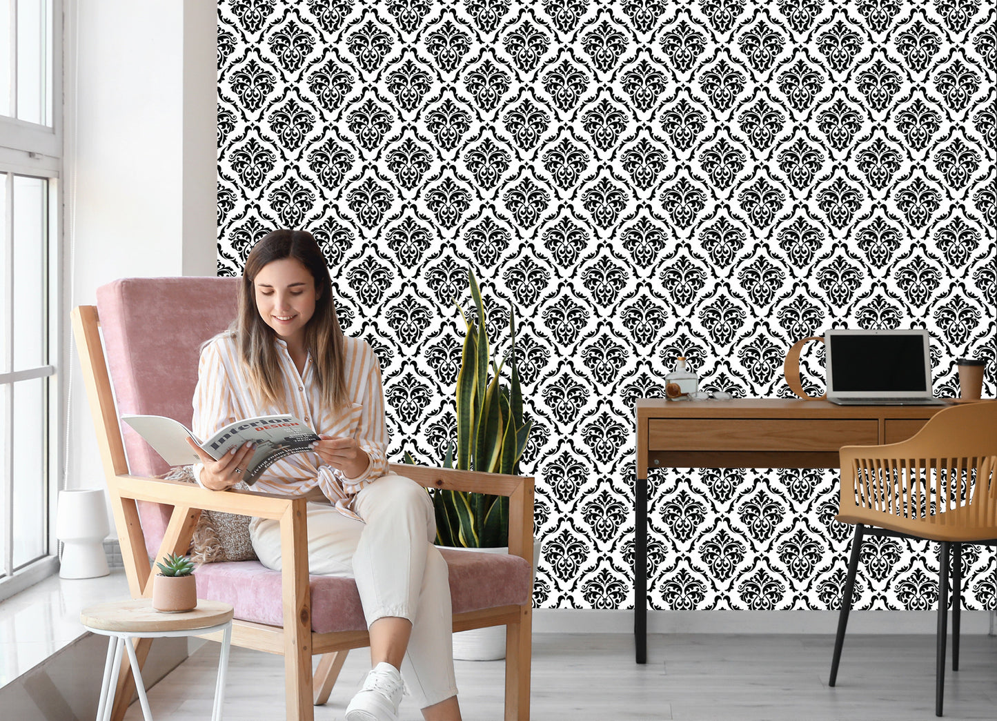 Wallpaper Classic Black And White Ornaments