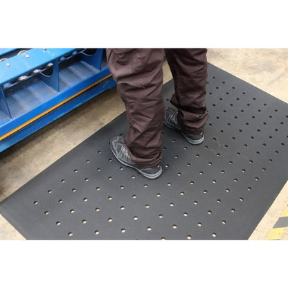 COBA Hygimat Anti-Fatigue Mat Black With Drainage Holes 0.9 x 1.5m ft342