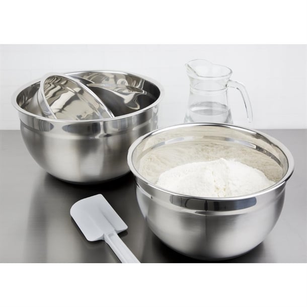 Vogue Stainless Steel Mixing Bowl with Silicone Base 5Ltr gg022