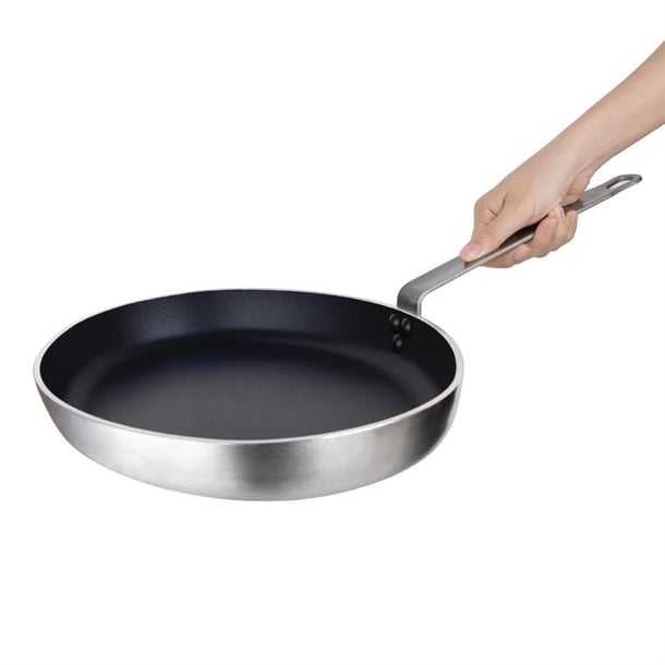 Vogue Aluminium Non-stick Teflon Platinum Plus Oval Frying Pan 40cm ht992