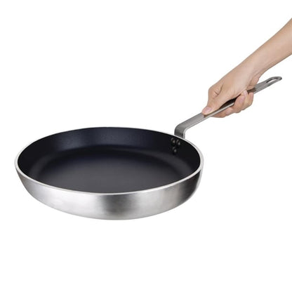 Vogue Aluminium Non-stick Teflon Platinum Plus Oval Frying Pan 40cm ht992