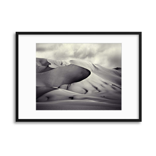 Pinza de Arakao by Manuel Vilches Framed Print - USTAD HOME