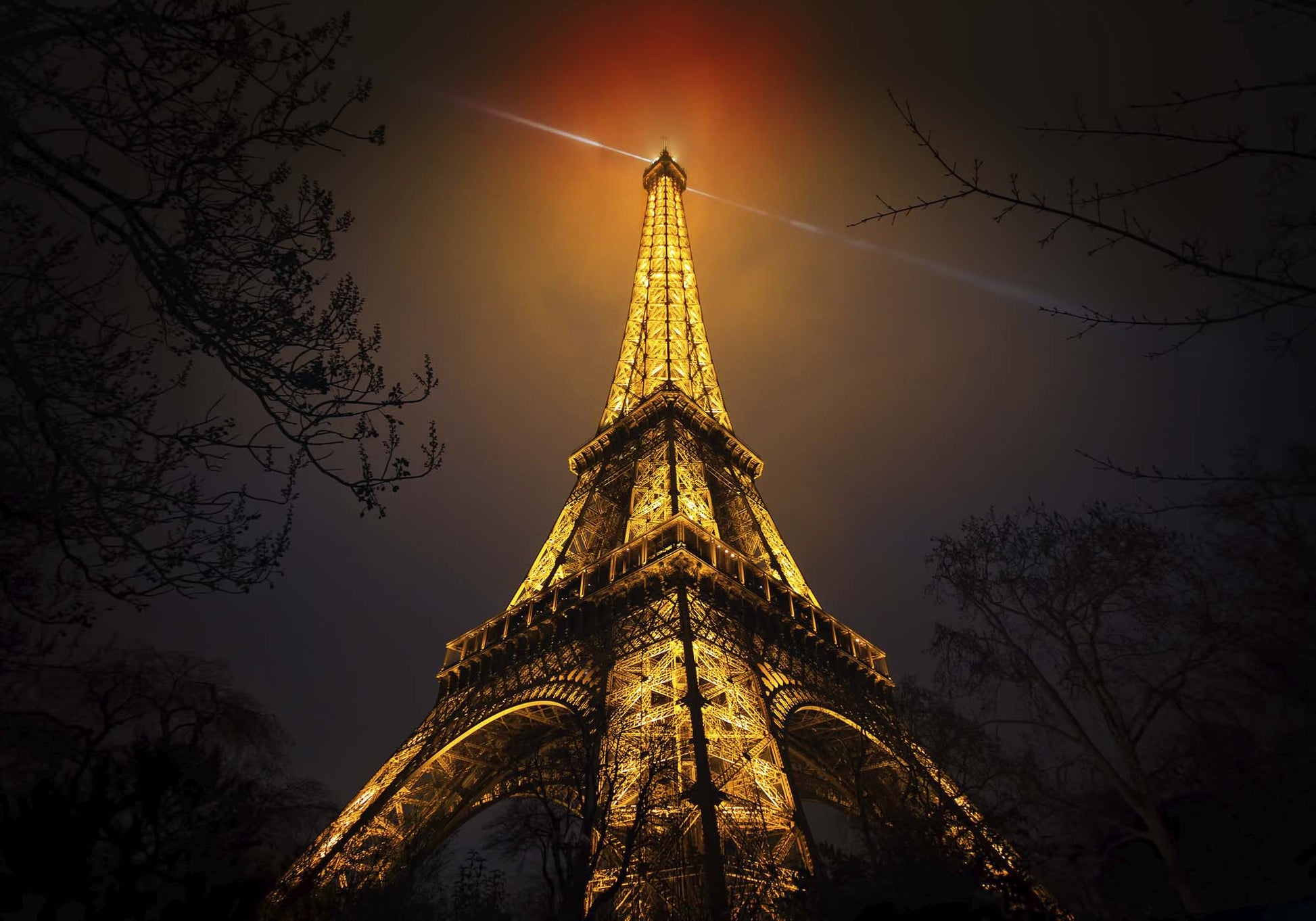 La Tour Eiffel by Clemens Geiger Framed Print - USTAD HOME