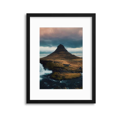 Kirkjufell, Iceland Framed Print - USTAD HOME