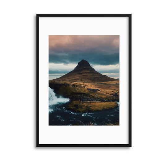 Kirkjufell, Iceland Framed Print - USTAD HOME