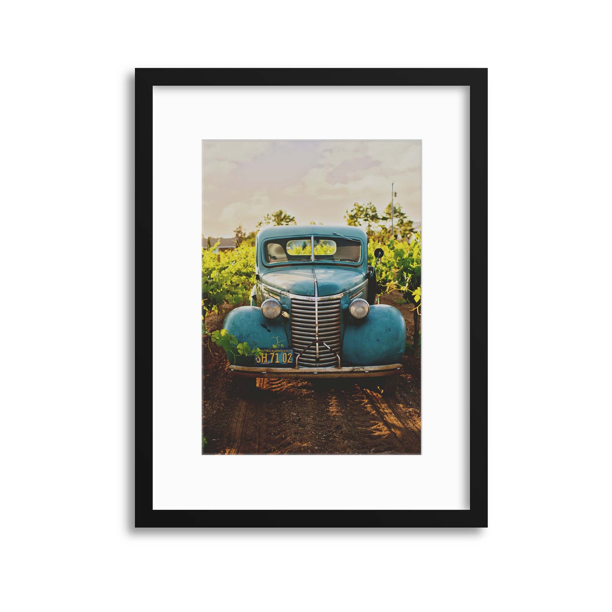 Rusty Oldtimer Framed Print - USTAD HOME