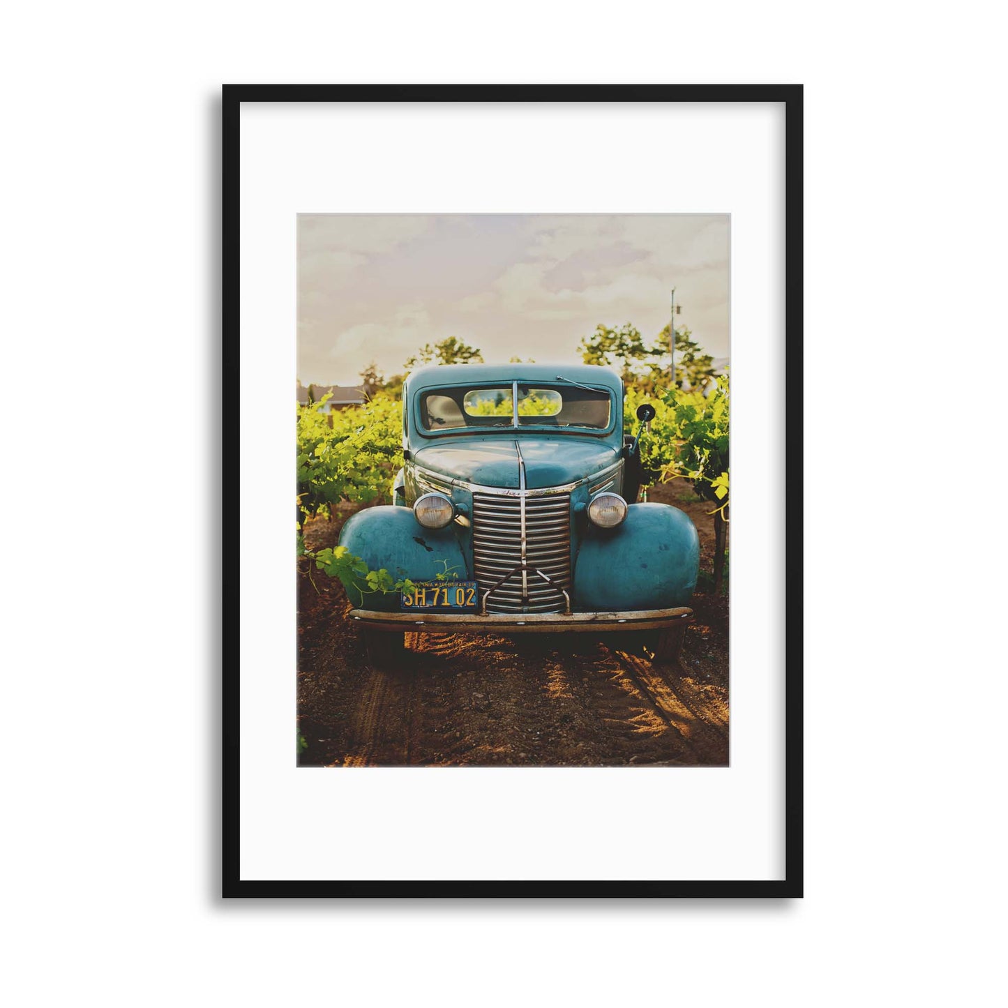 Rusty Oldtimer Framed Print - USTAD HOME